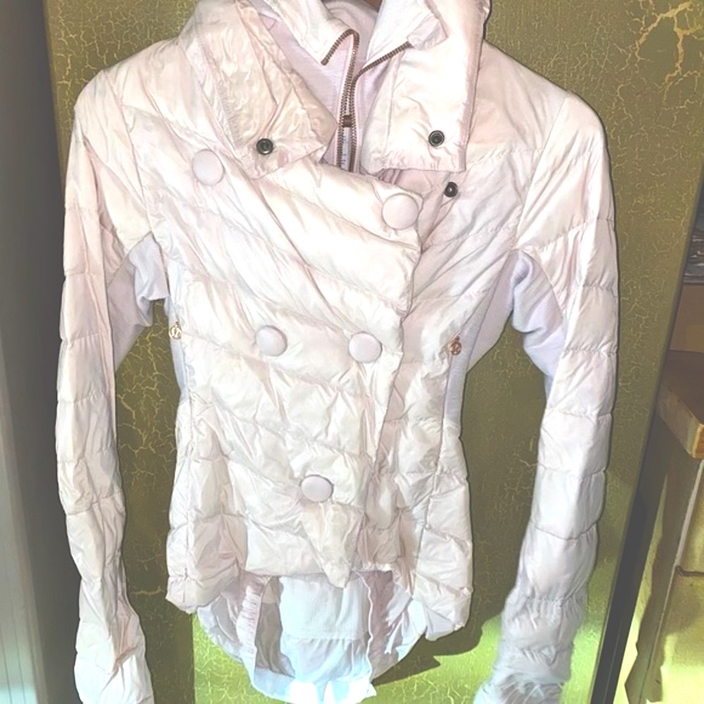 Pre-loved Lululemon pedal power jacket Just like NEW